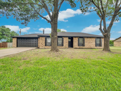 114 Becky Ln Waxahachie, TX 75165