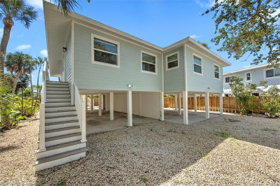 132/134 Eucalyptus Ct Fort Myers Beach, FL 33931