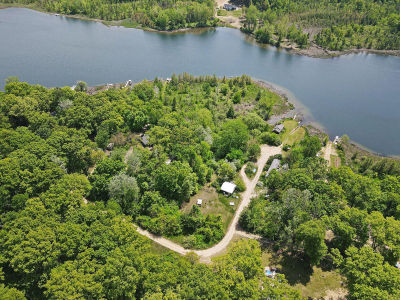 3115 Perch Point Dr Delton, MI 49046