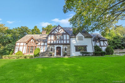 65 Clover Dr Great Neck, NY 11021