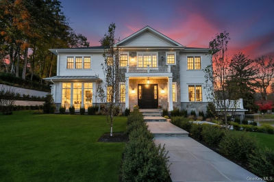 207 Mill Spring Rd Manhasset, NY 11030