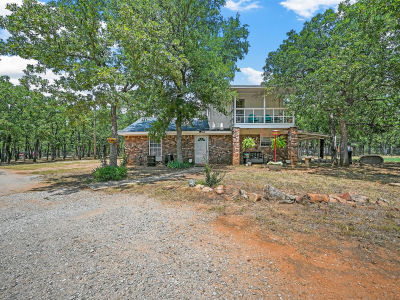 446 Montgomery Rd Mineral Wells, TX 76067