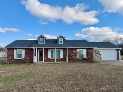 33 Daphne Ct Cecilia, KY 42724