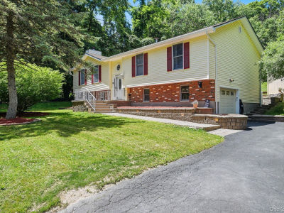 73 Kentview Dr Kent Lakes, NY 10512