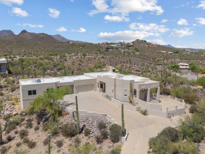 2211 N Via De Suenos Tucson, AZ 85745