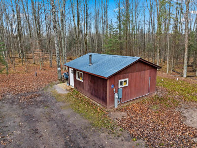 W5065 Bear Paw Rd Amberg, WI 54102