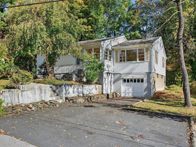 12 Mid Oaks Dr Monroe, NY 10950