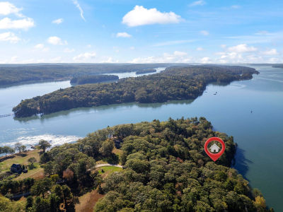 19 Riverside Ave Edgecomb, ME 04556