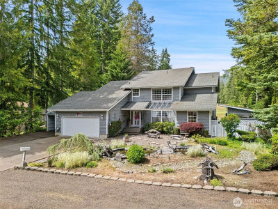 460 N Fairway Dr E Hoodsport, WA 98548