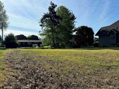 1115 S 21st St Escanaba, MI 49829