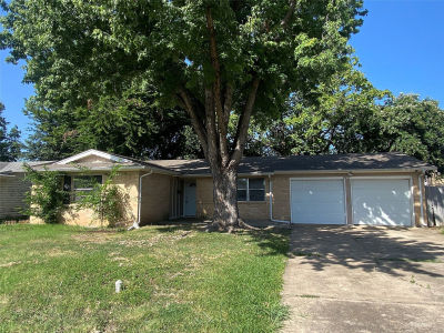 4927 Eastgate Cir Dallas, TX 75216