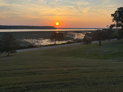 2 Bluffwoods Dr Nauvoo, IL 62354