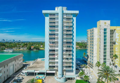 5838 Collins Ave APT 15D Miami Beach, FL 33140