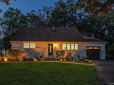 45 Ronald Dr N Amityville, NY 11701