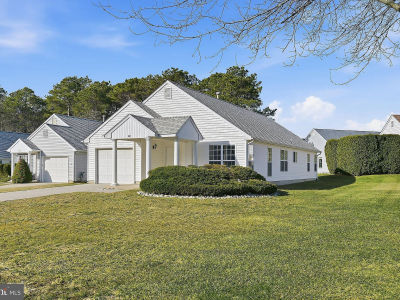 701 Flint Ct Manchester, NJ 08759