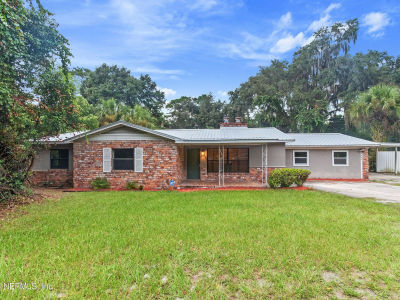 4044 Silver Lake Dr Palatka, FL 32177