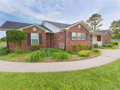 2284 E Roping Rd Atoka, OK 74525