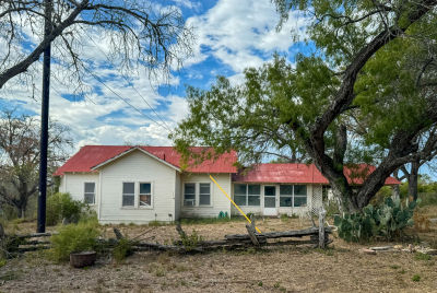 153 County Road 312 #3 George West, TX 78022