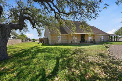 279 County Road 302 George West, TX 78022