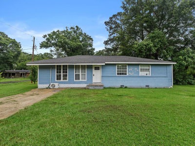 201 Herrod St Petal, MS 39465
