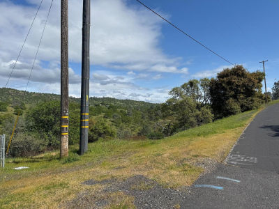 679 Zarzamora St La Grange, CA 95329