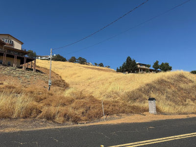 9185 Banderilla Dr La Grange, CA 95329