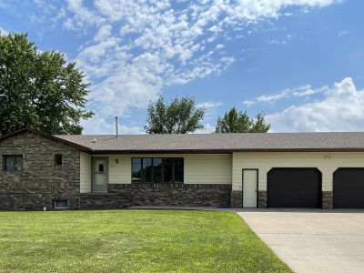 713 W 14th Ave Tyndall, SD 57066