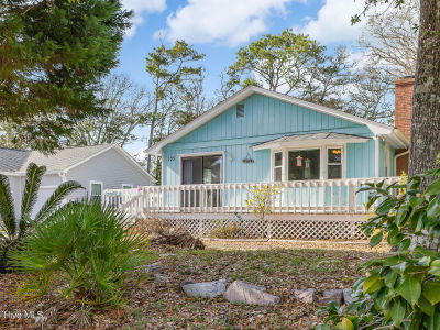 105 SE 30th St Oak Island, NC 28465