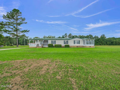 51 Shaw Rd Riegelwood, NC 28456