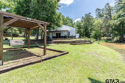 240 Private Road 5516 Palestine, TX 75801