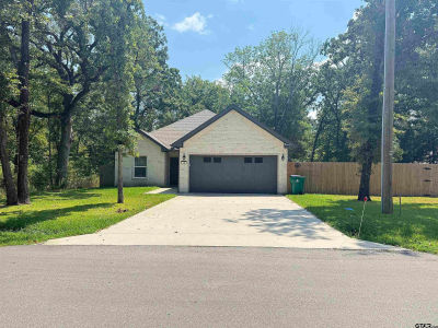 145 Barcelona St Mabank, TX 75156