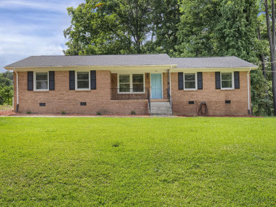 207 McLeod Dr Sanford, NC 27330