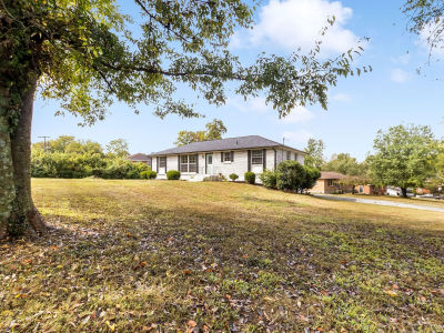 562 Walton Ferry Rd Hendersonville, TN 37075