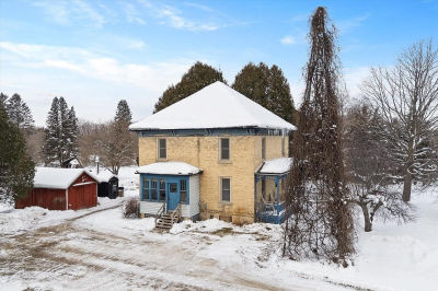 3661 Blue Goose Rd West Bend, WI 53095