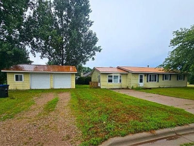 214 Pearl Ave Shawano, WI 54166