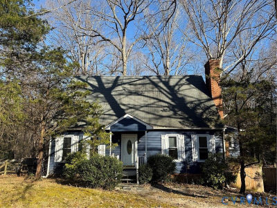 1607 Pinchot St North Chesterfield, VA 23235