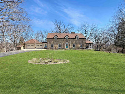 897 Tomahawk Dr Oregon, IL 61061