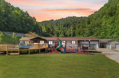 7799 Wolf Creek Rd Wooton, KY 41776