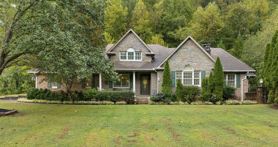 90 Shiloh Dr Leburn, KY 41831