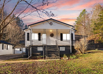 2890 Highway 406 Stinnett, KY 40868