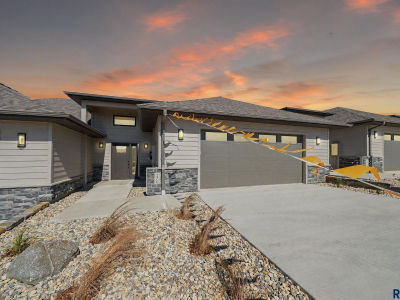 7806 E Bull Pine Trl Sioux Falls, SD 57110