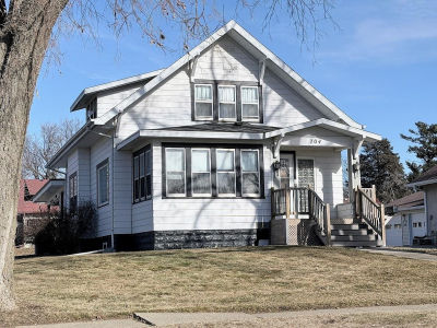 704 7th St Sibley, IA 51249