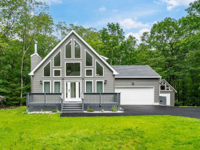 4130 Mill Creek Dr Cresco, PA 18326