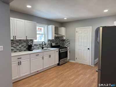 299 Linnmoore St Hartford, CT 06106