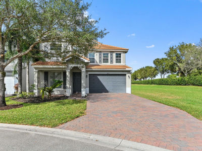 8639 Tally Ho Ln West Palm Beach, FL 33411