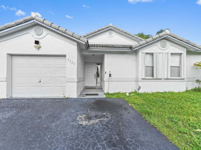 3325 NW 79th Way Hollywood, FL 33024
