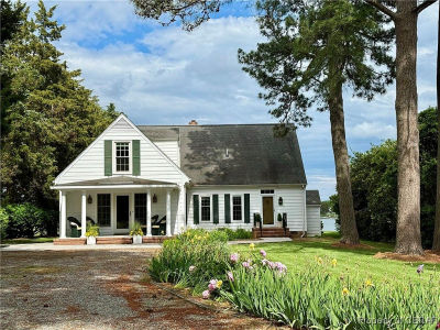 289 King Carter Ln Weems, VA 22576