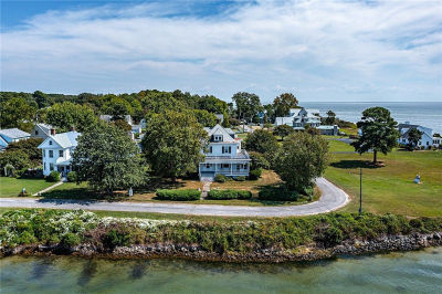 218 Fleeton Point Cir Reedville, VA 22539