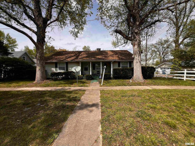 810 E 7th St Centralia, IL 62801