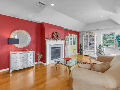 4006 Saint Andrews Ave Riverhead, NY 11901